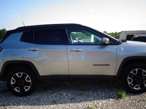 Used 2018 Jeep Compass Trailhawk w/ Navigation Group AWD/4WD image 3
