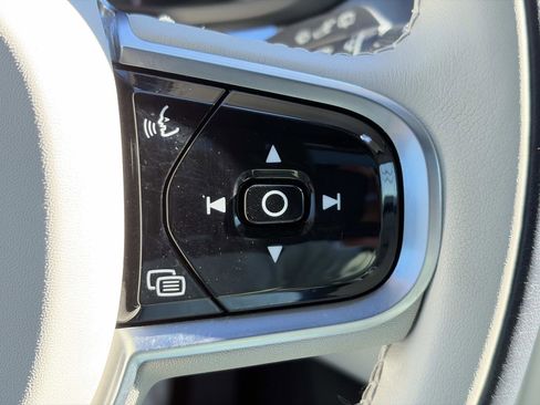 Certified 2023 Volvo XC60 B5 Plus w/ Climate Package image 24