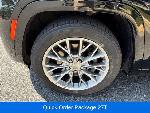 Used 2023 Jeep Grand Cherokee Summit w/ Advanced Protech Group IV AWD/4WD image 13