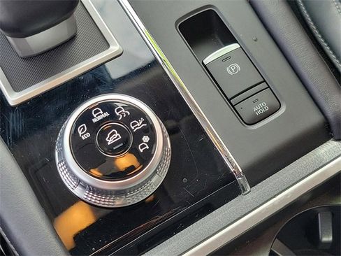 Used 2024 Mitsubishi Outlander image 29