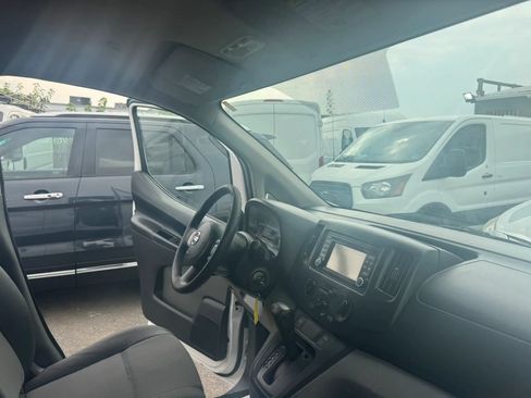 Used 2017 Nissan NV200 SV w/ Technology Package FWD image 24