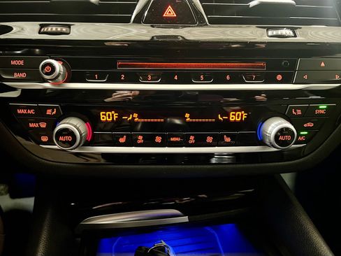 Used 2018 BMW 540i image 12