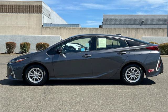 Certified 2017 Toyota Prius Prime Advanced FWD image 9