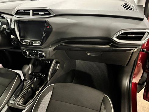 Used 2023 Chevrolet TrailBlazer LT w/ Convenience Package FWD image 20