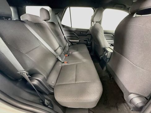 Certified 2025 Toyota 4Runner SR5 AWD/4WD image 27