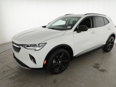 Used 2022 Buick Envision Essence w/ Technology Package II image 2