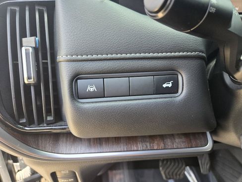 Used 2025 Nissan Armada SL w/ Captain's Chari Seat Package AWD/4WD image 16