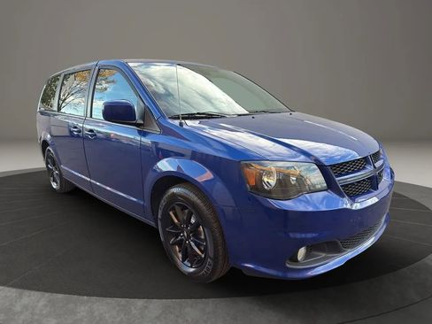 Used 2020 Dodge Grand Caravan GT image 3