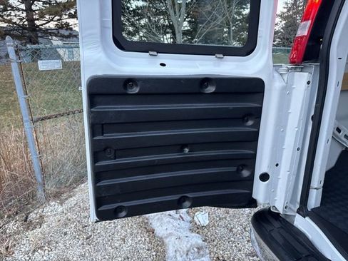 Used 2024 Chevrolet Express 2500 image 17