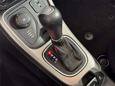 Used 2019 Jeep Compass Latitude w/ Cold Weather Group image 30