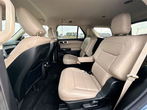 Certified 2020 Ford Explorer XLT w/ Equipment Group 202A image 17