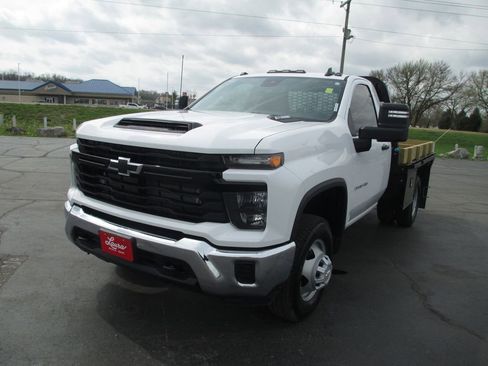 Used 2025 Chevrolet Silverado 3500 W/T w/ WT Convenience Package image 11