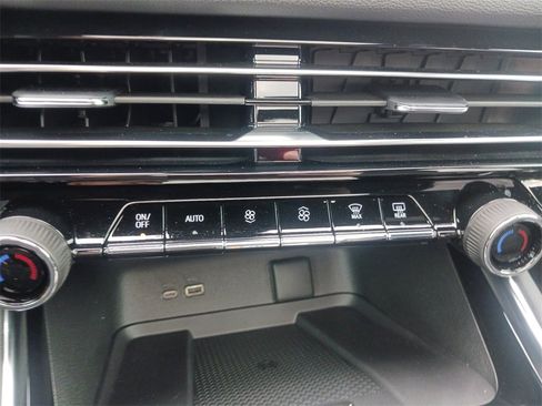 New 2026 Chevrolet Traverse LT w/ Sun and Wheel Package image 24