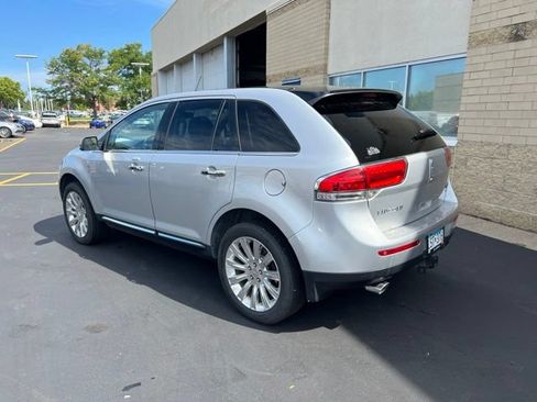 Used 2013 Lincoln MKX AWD image 4