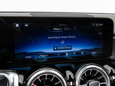 Used 2024 Mercedes-Benz GLB 250 image 25