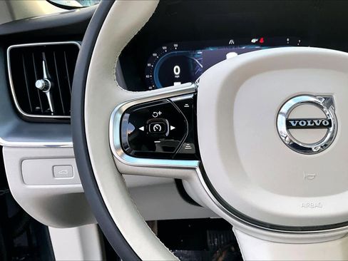 Certified 2024 Volvo XC60 B5 Core w/ Climate Package image 23