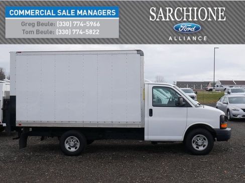 Used 2016 Chevrolet Express 3500 image 1