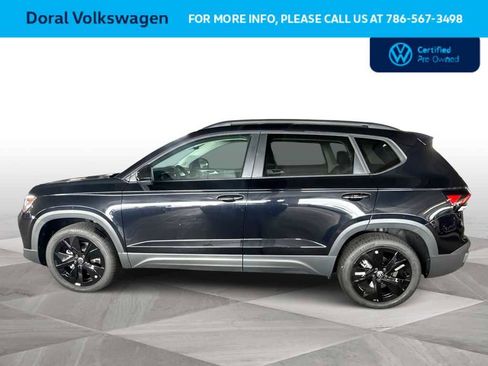 Used 2025 Volkswagen Taos SE FWD image 5