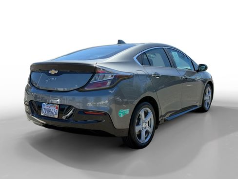 Used 2017 Chevrolet Volt LT w/ Comfort Package FWD image 5