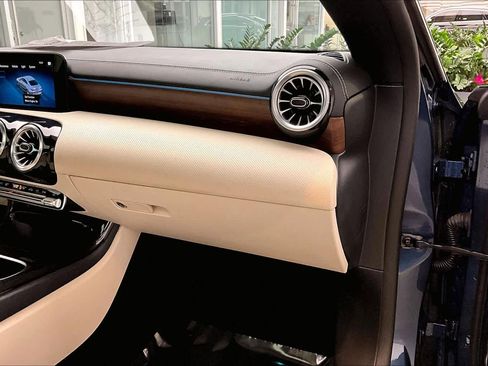 Used 2023 Mercedes-Benz CLA 250 w/ Premium Package image 17