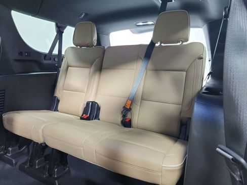 Used 2021 Chevrolet Suburban Premier w/ Premium Package AWD/4WD image 45