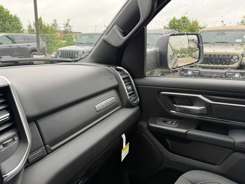 New 2026 RAM 1500 4x4 Crew Cab image 21