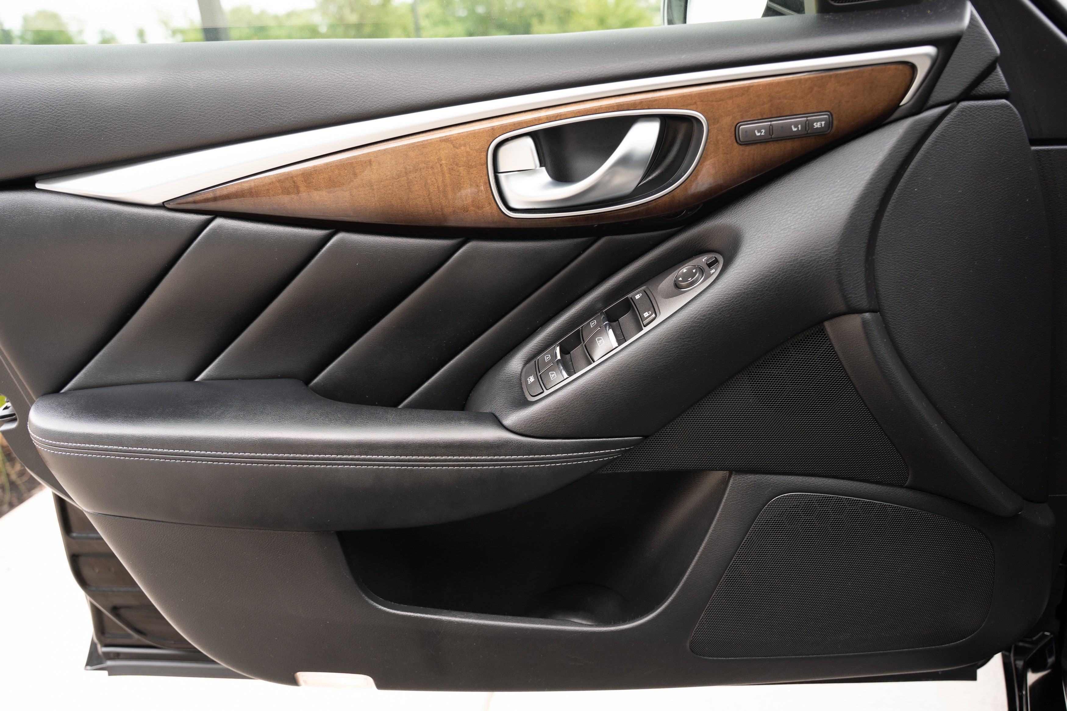 Used 2014 INFINITI Q50 Premium w/ Deluxe Touring Package AWD/4WD image 14
