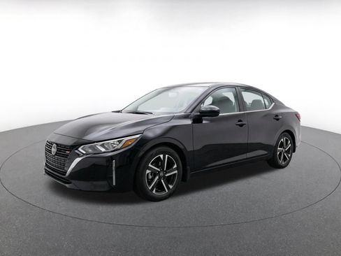 Used 2025 Nissan Sentra SV FWD image 3