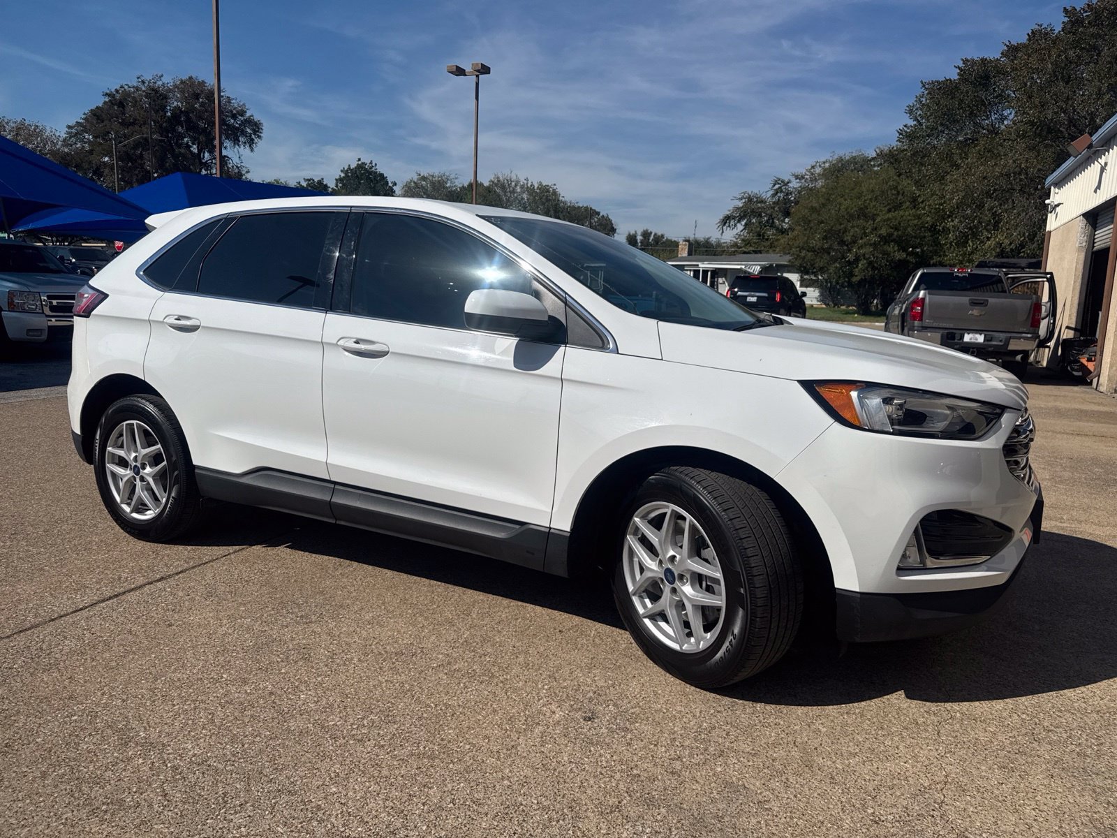 Used 2021 Ford Edge SEL w/ Cargo Accessory Package FWD image 3