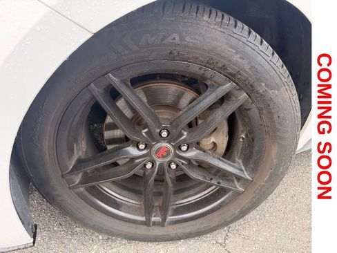 Used 2016 Ford Mustang Premium RWD image 4