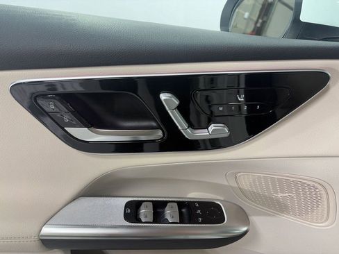 Certified 2025 Mercedes-Benz GLC 300 4MATIC image 6