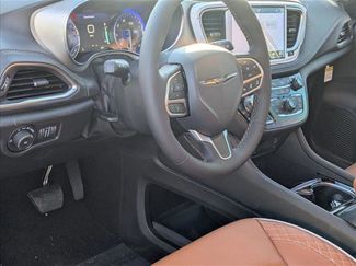 New 2026 Chrysler Pacifica Pinnacle video 3