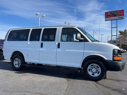 Used 2016 Chevrolet Express 2500 LS image 39