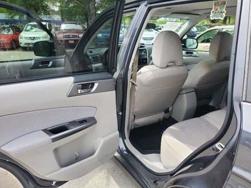 Used 2012 Subaru Forester 2.5X Premium w/ All-Weather Pkg image 13