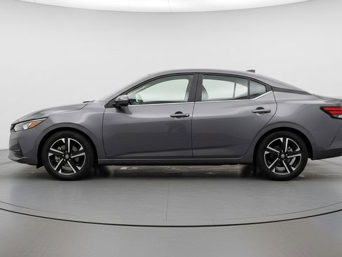 Used 2025 Nissan Sentra SV FWD image 5