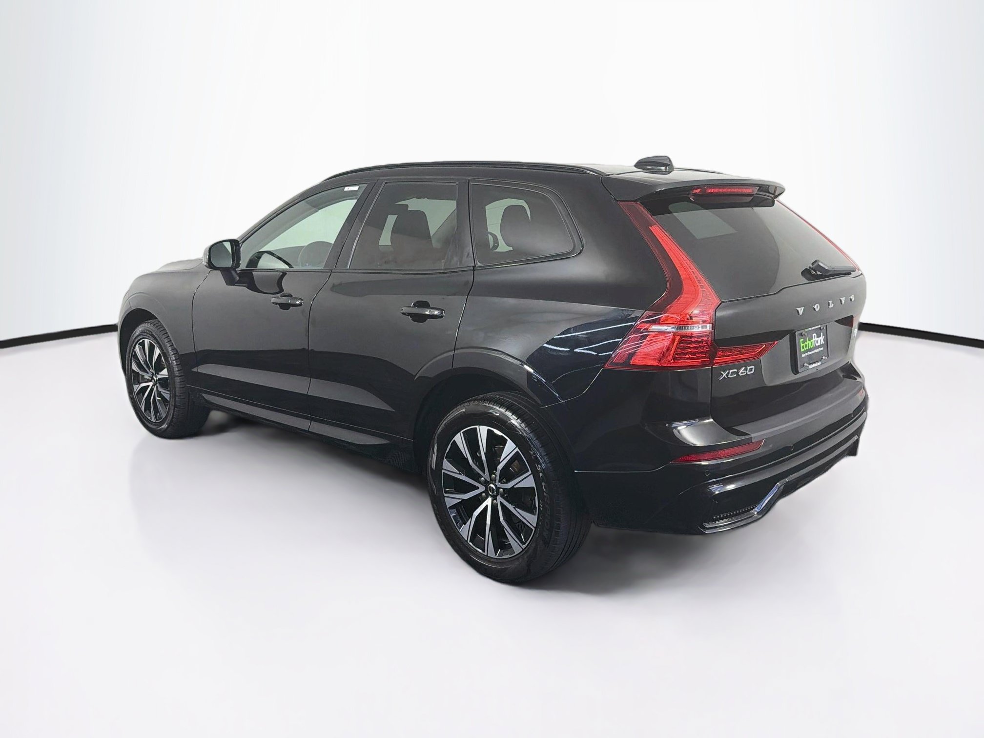 Used 2025 Volvo XC60 B5 Core AWD/4WD image 5
