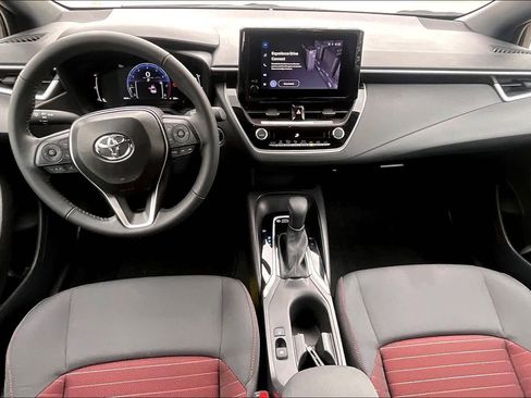 Used 2026 Toyota Corolla SE image 15