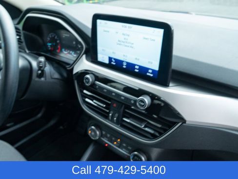 Used 2020 Ford Escape SE image 41
