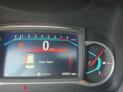 Used 2019 Honda Pilot Touring image 14