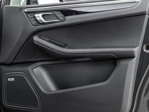 Used 2021 Porsche Macan S image 41