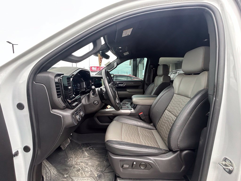 Used 2024 Chevrolet Silverado 1500 ZR2 w/ Technology Package AWD/4WD image 7