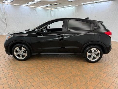 Used 2017 Honda HR-V EX image 5