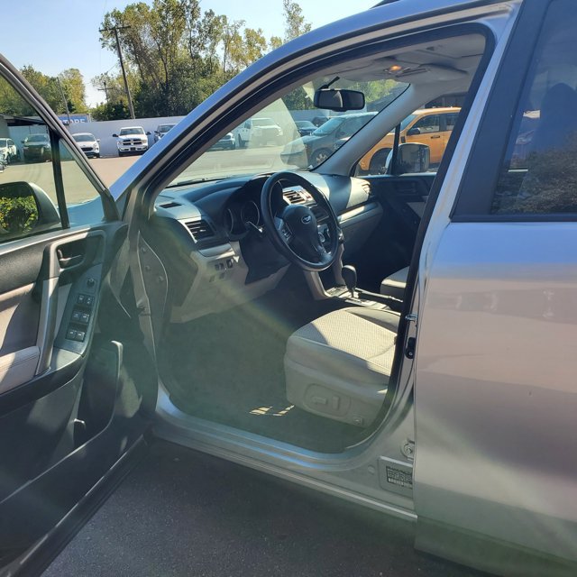 Used 2015 Subaru Forester 2.5i Premium w/ All-Weather Package AWD/4WD image 11
