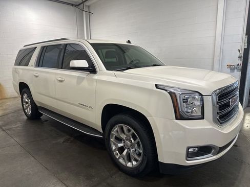 Used 2015 GMC Yukon XL SLT w/ Open Road Package AWD/4WD image 3