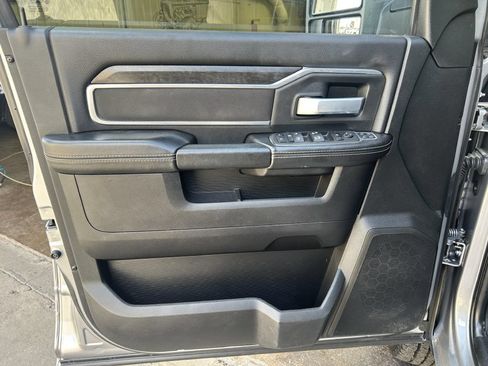 Used 2024 RAM 2500 Big Horn AWD/4WD image 10
