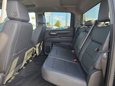 Used 2025 GMC Sierra 1500 SLT image 13