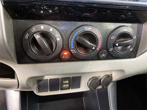 Used 2013 Toyota Tacoma 4x4 Double Cab w/ SR5 Pkg image 21