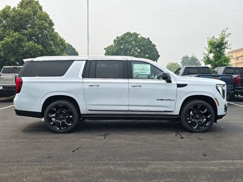 New 2026 GMC Yukon XL Denali Ultimate AWD/4WD image 7
