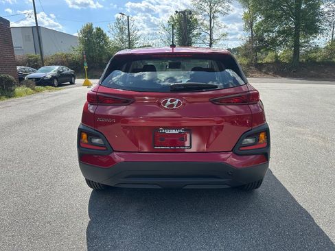 Used 2021 Hyundai Kona SE image 6