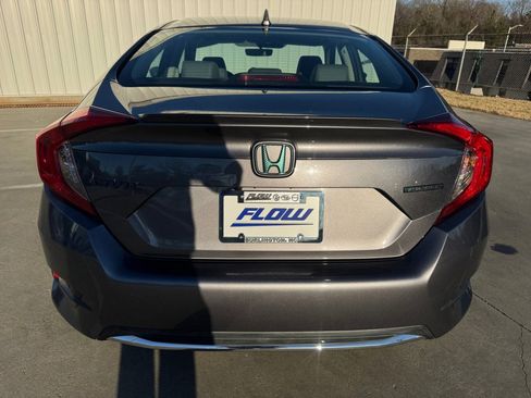 Used 2019 Honda Civic Touring image 17
